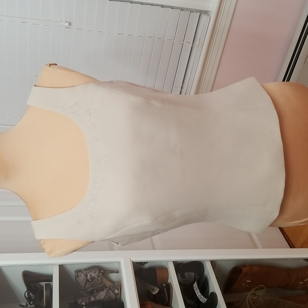 Sleeveless top, size 6P - Picture 3 of 13